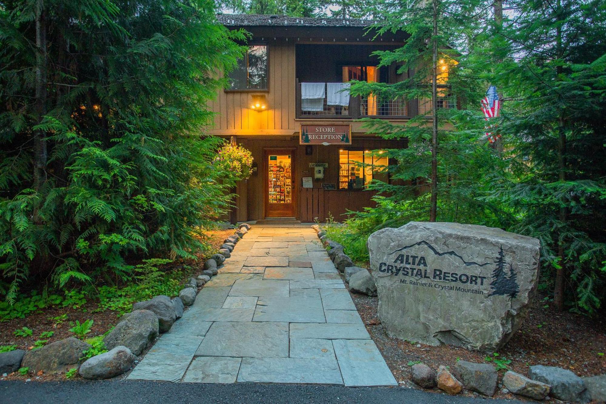 Loge Alta Crystal Hotel อีนัมคลอว์ ภายนอก รูปภาพ